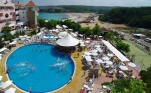 През Юни 7 Дни All Inclusive с Вътрешен Басейн от Белла Виста Бийч Клуб, Синеморец