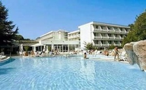 Най-Ниските Цени за All Inclusive в Албена, до 08.07 с Шезлонг и Чадър на Плажа от Хотел Алтея