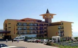 Топ Оферта Старт на Лято 2019, 5 Дни All Inclusive на Първа Линия в Супер Хотел Цезар Палас, <em>Свети Влас</em>