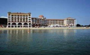 Топ Хотел на Първа Линия в <em>Обзор</em>, All Inclusive до 30.06 от Риу Хелиос Бей