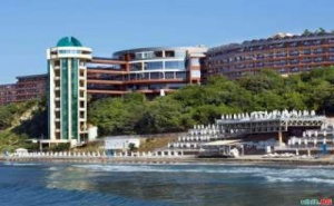 Лятна Почивка 2019 на Първа Линия Лукс, All Inclusive до 04.07 в Комплекс Парадайз Бийч, <em>Свети Влас</em>