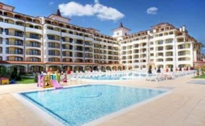 Лято 2019 с Чадър и Шезлонг на Плажа в Обзор, All Inclusive до 09.07 в Сънрайз Ол Суитс Ризорт