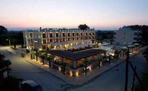 Ранни Записвания 2019 в Гърция, 5 Дни Полупансион за Двама в Danai Hotel & Spa