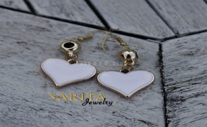 Нежно Бели Дамски Обеци White Hearts
