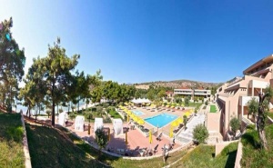 През Май на Остров <em>Тасос</em> в Хотел Royal Paradise, за Една Нощувка, Закуска, Чадър и Шезлонг на Плажа и Басейна / 02.05.2019 - 17.05.2019