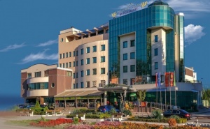 Пролет в <em>Луковит</em>! 2 Нощувки за Двама със Закуски + Спа Пакет в Diplomat Plaza Hotel & Resort!