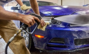 Вътрешно и Външно Почистване на Автомобил само за 8.50 лв. от Автомивка на Бул. Рожен 23
