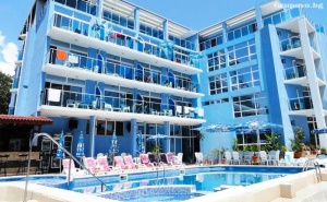 Нощувка на човек на База All Inclusive + Басейн в Хотел <em>Китен</em> Палас - на 5 Минути от Плажа! Дете до 12Г. - Безплатно!