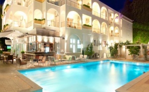 Цена с Отстъпки за Ранни Записвания в Kronos Hotel Platamoans - Олимпийска Ривиера за Три Нощувки, Закуска, Басейн и Безплатен Интернет/ 16.05. -31.05.2019 или 27.09. - 30.10.2019