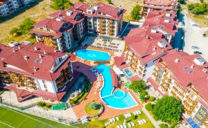 Нощувка на човек в Апартамент Лукс на База All Inclusive + Басейн и Спа Пакет в Белведере Холидей Клуб