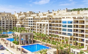 Нощувка на човек на База All Inclusive + Басейн в Апартхотел Аргищ Партез****, <em>Златни Пясъци</em>