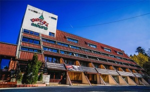 През Май в <em>Боровец</em>! Нощувка със Закуска и Вечеря* + Фитнес и Сауна в Хотел Мура 3*!