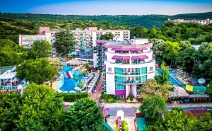 Нощувка на човек на База All Inclusive + 2 Външни Басейна, Водни Пързалки и Спа в Сооее Мимоза Съншайн Хотел****, <em>Златни Пясъци</em>. Дете до 13Г. - Безплатно!