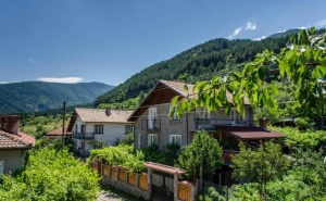 Нощувка за 12 Човека + Механа и Барбекю в Къща Дария в <em>Сапарева Баня</em>