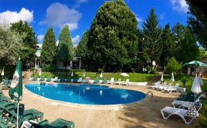 All Inclusive + Басейн, Шезлонг и Чадър в Парк Хотел Здравец, К.к Чайка, Златни Пясъци!