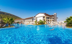 7 нощувки на човек на база All Inclusive + басейн и аквапарк в хотел Ramada Resort Akbuk, Дидим, Тусрция. Дете до 13г. - БЕЗПЛАТНО!