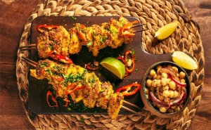 Хапнете Вкусно! Свински Шашлик със Зеленчуци + Десерт Панакота в Ресторант Ел Куку!