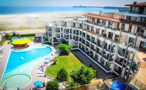 Нощувка на човек на База All Inclusive + Басейн от Хотел Престиж Сити 2, <em>Приморско</em>. Дете до 12Г. - Безплатно
