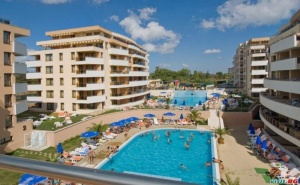 Лято 2022 в Царево, Ultra All Inclusive с Аквапарк и Бар до Плажа до 02.07 в Хотел Хермес
