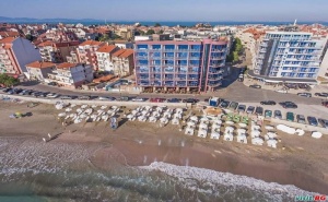Първа Линия на Море Лято 2020, All Inclusive до 03.07 и След 28.08 в Хотел Съни Бей, Поморие