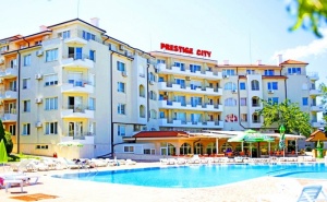 Нощувка на човек в Голям Апартамент на База All Inclusive + Басейн в Хотел Престиж Сити І, <em>Слънчев бряг</em>