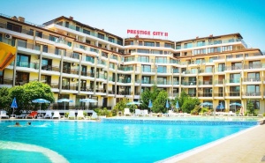 13.08 - 05.09 в <em>Приморско</em>! Нощувка на човек със Закуска и Вечеря + Басейн от Хотел Престиж Сити 2