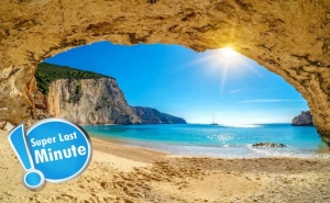 Super Last Minute! Eксурзия на Остров Лефкада, Гърция. Транспорт, 3 Нощувки на човек със Закуски от Та Трипс Ту Гоу