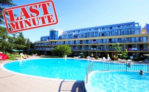 Нощувка на База All Inclusive + Басейн в Хотел Корал****, Св. Св. Константин и Елена. Дете до 12 г. Безплатно
