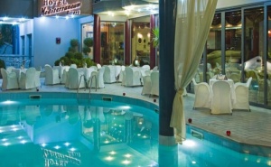 Посрещнете 2020Г. на Олимпийската Ривиера - Mediterranean Resort Hotel 4* за Три Нощувки със Закуски, Вечери, Гала Вечеря и Безплатно Ползване на Закрит Отопляем Басейн