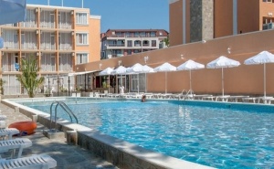 Специална Оферта за Разгара на Лятото - Хотел Рива 3*, <em>Слънчев бряг</em>! All Inclusive Пакет за Пет Нощувки на човек / 10.07-20.08.2020