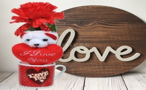 Подаръчен Комплект Мини Чашка с Плюшено Мече и Цвете I Love You
