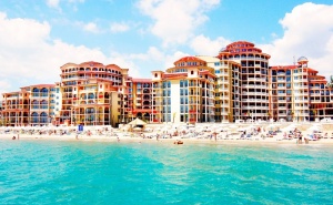 Море 2020 на първа линия в Елените! Нощувка на човек на база All Inclusive + басейн, шезлонг и чадър на плажа от хотел Атриум Бийч*** Дете до 12г. - БЕЗПЛАТНО