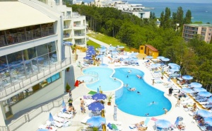 Нощувка на човек на База All Inclusive в Парк Хотел Голдън Бийч****, <em>Златни Пясъци</em>. Дете до 12Г. – Безплатно
