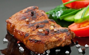 1.5 кг. Бавно Готвено Свинско с Bbq Сос и Пухкаво Картофено Пюре от Кулинарна Работилница Деличи, София
