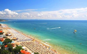 Лято на Първа Линия в Златни Пясъци! Нощувка на човек на База All Inclusive Light от Хотел Мечта