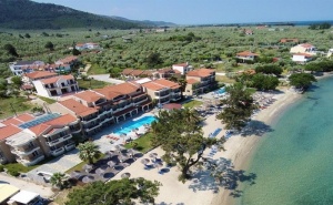5 Дни за Двама със Закуска и Вечеря през Септември в Rachoni Beach Hotel