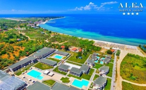 5 Дни за Двама със Закуска и Вечеря през Септември в Alea Hotel & Suites