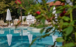 5 Дни за Двама със Закуска през Септември в Pyrgos Hotel