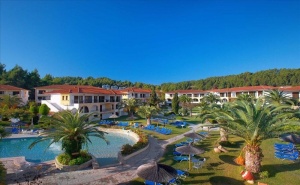 5 Дни за Двама със Закуска и Вечеря през Септември в Chrousso Village Hotel