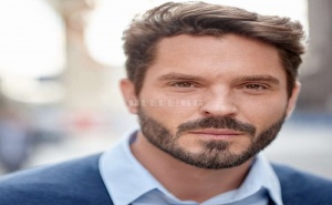 Комплект Тример за Брада с Вакуум Philips Series 7000 и Тример за Тяло