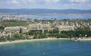 All Inclusive Почивка в Хотел Сол Несебър Палас и Аквапарк 5* - Нощувка, Външен Басейн и Много Забавления /03.07.2020-28.08.2020 г./