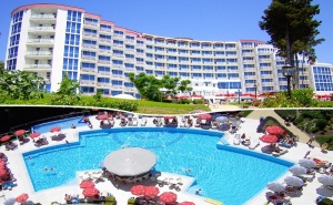 Нощувка на човек на База All Inclusive + Басейн в Хотел Аква Азур****, Св. Св. Константин и Елена + Безплатен Паркинг