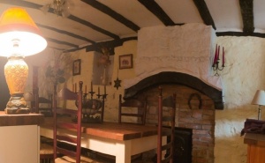 Нощувка за до 9 Човека + Трапезария и Голямо Външно Барбекю в Къща Casa Inglesa - с. Изгрев, само на 20 Км от Варна