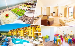 Нощувка на човек на База All Inclusive + Басейн, Шезлонг, Чадър и Анимация в Серена Резиденс, <em>Созопол</em>. Дете до 14Г. - Безплатно!!!