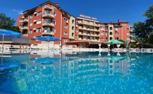 Нощувка на човек в апартамент на база All Inclusive + басейн в хотел Престиж Сити І, Слънчев Бряг - на 400 метра от Какао Бийч