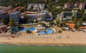 All Inclusive на Първа Линия в Златни Пясъци, Хотел Лилия с Открит Басейн и Ползване на Фитнес /05.07.2020 - 30.08.2020/
