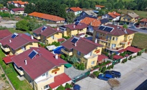 1 или Повече Нощувки в Самостоятелна Вила до 10 Човека от Комплекс <em>Елена</em>, с. Баня