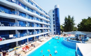 Нощувка на човек на база All inclusive + басейн в хотел Афродита****, Златни Пясъци