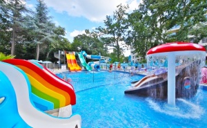 Август в Златни пясъци! Нощувка на човек на база All Inclusive + 5 басейна и 2 аквапарка от хотел Престиж Делукс хотел Аквапарк Клуб****