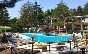 2+ нощувки на база All inclusive за един възрастен и 1 дете до 12г. + басейн в Парк хотел Бриз***, Златни Пясъци